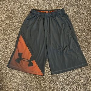 Mens under Armour shorts.
